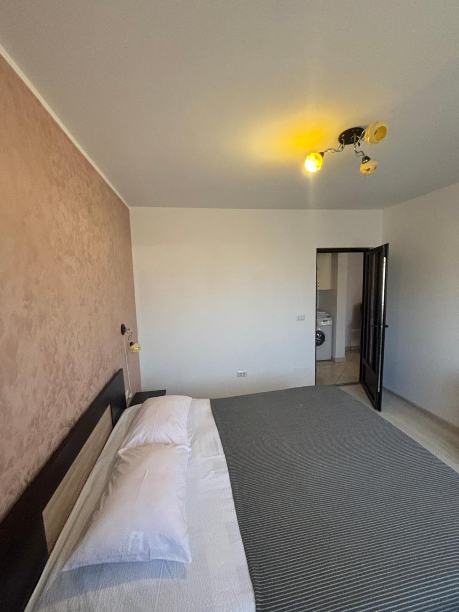 Km 0 Apartment Piatra Neamţ